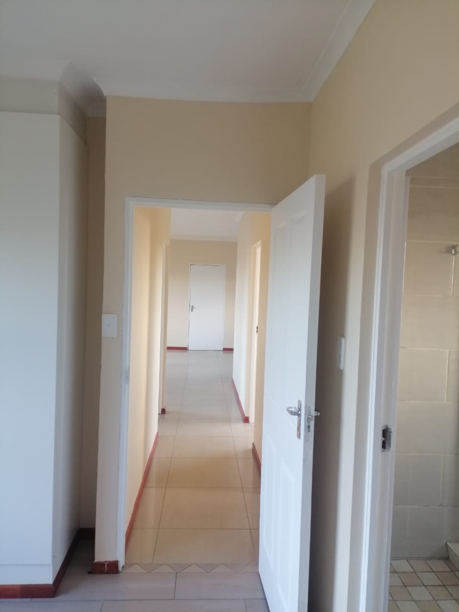 To Let 2 Bedroom Property for Rent in Cove Rock Eastern Cape